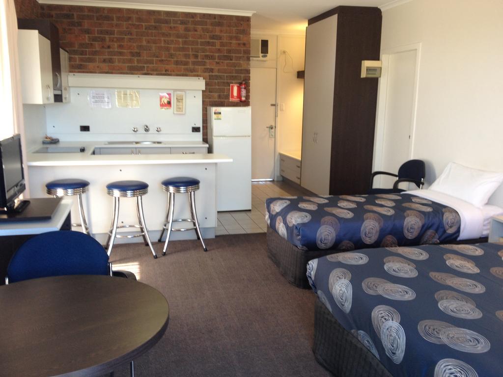 The Central Hotel Motel לייקס אינטרנס חדר תמונה